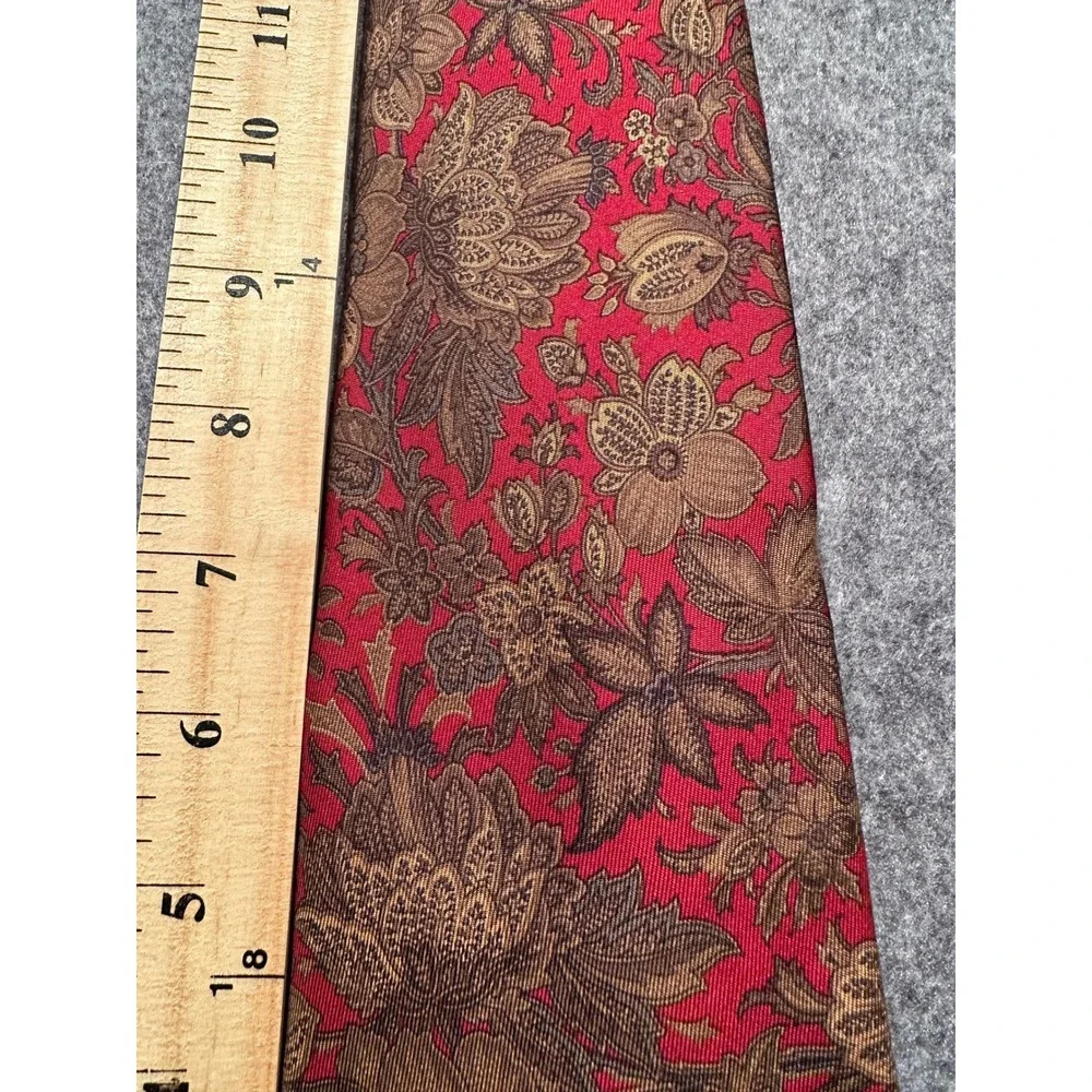 Gieves & Hawkes Savile Row London Mens Red Gold Floral Brocade Silk Necktie